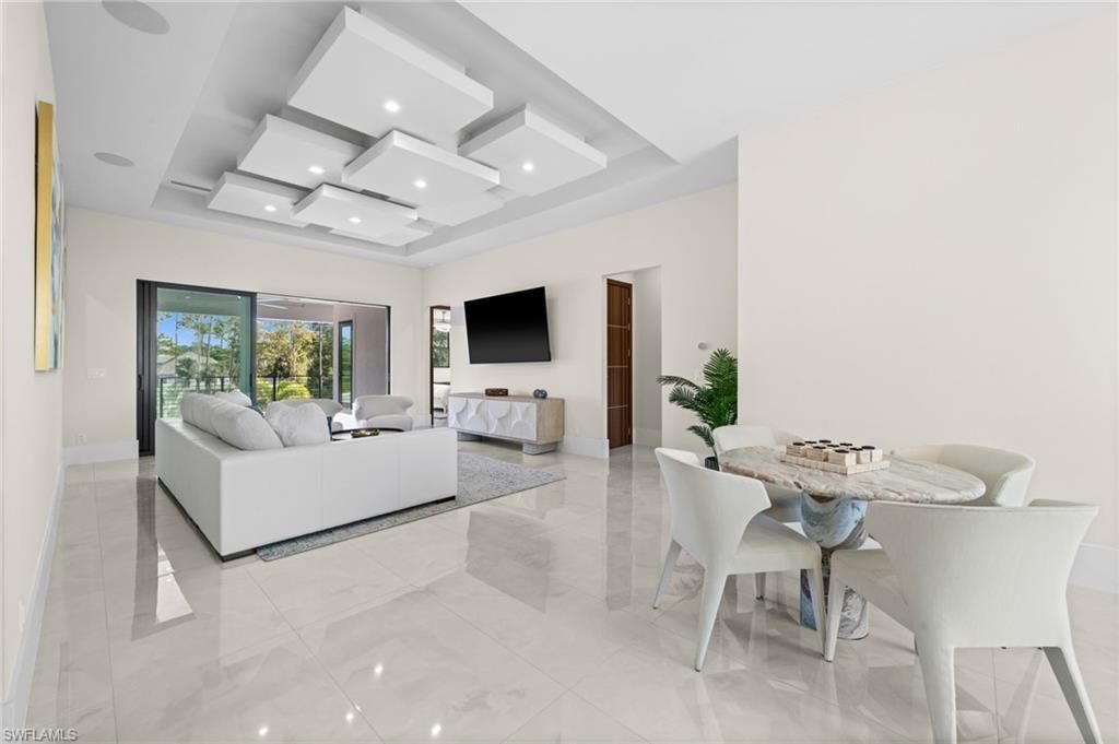 2272 Oakes Blvd, Naples, FL 34119 Photo