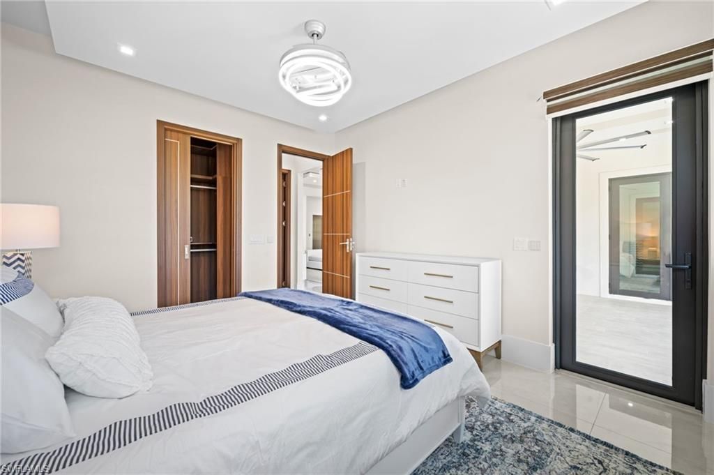 2272 Oakes Blvd, Naples, FL 34119 Photo