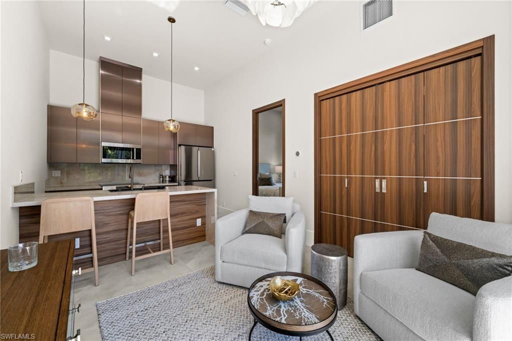 2272 Oakes Blvd, Naples, FL 34119 Photo