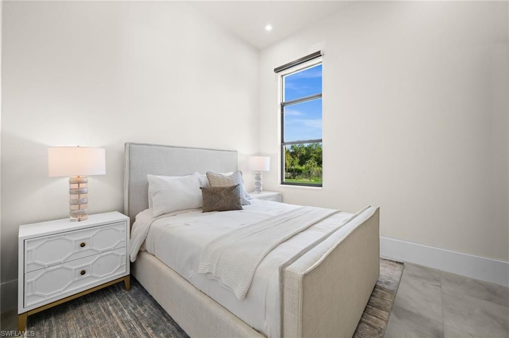 2272 Oakes Blvd, Naples, FL 34119 Photo