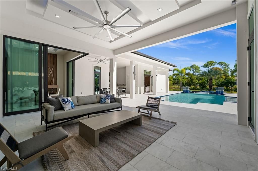 2272 Oakes Blvd, Naples, FL 34119 Photo