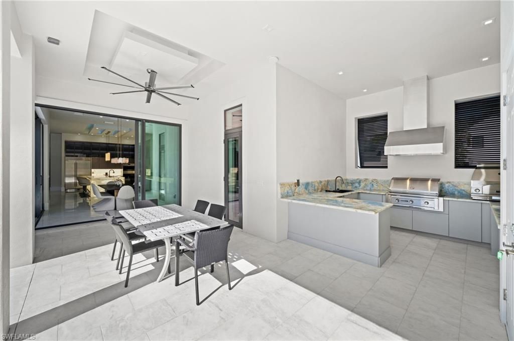 2272 Oakes Blvd, Naples, FL 34119 Photo