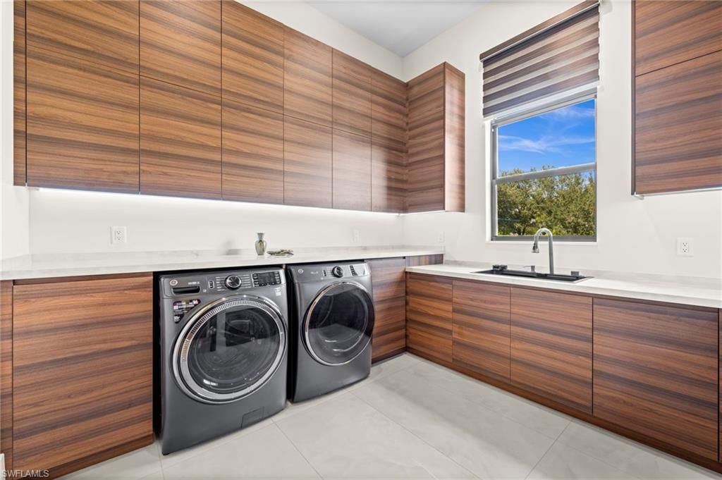 2272 Oakes Blvd, Naples, FL 34119 Photo