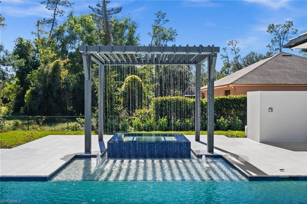 2272 Oakes Blvd, Naples, FL 34119 Photo