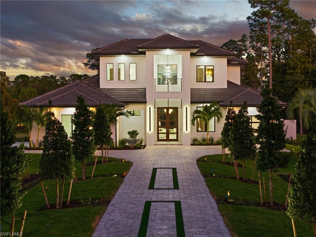2272 Oakes Blvd, Naples, FL 34119 Photo