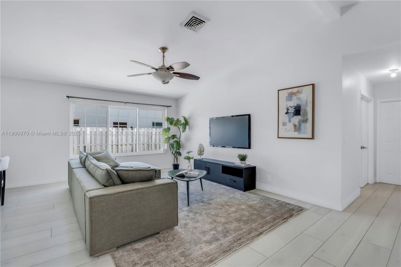 2180 NW 107th Ave, Sunrise, FL 33322 Photo