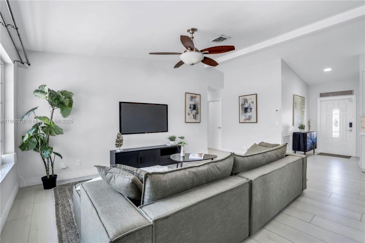 2180 NW 107th Ave, Sunrise, FL 33322 Photo