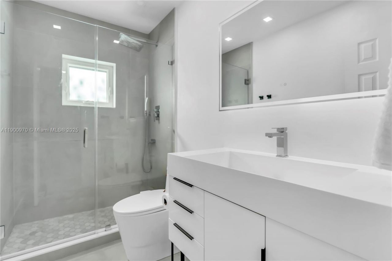 2180 NW 107th Ave, Sunrise, FL 33322 Photo