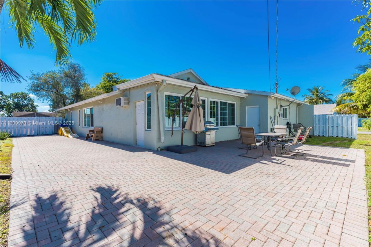 2180 NW 107th Ave, Sunrise, FL 33322 Photo