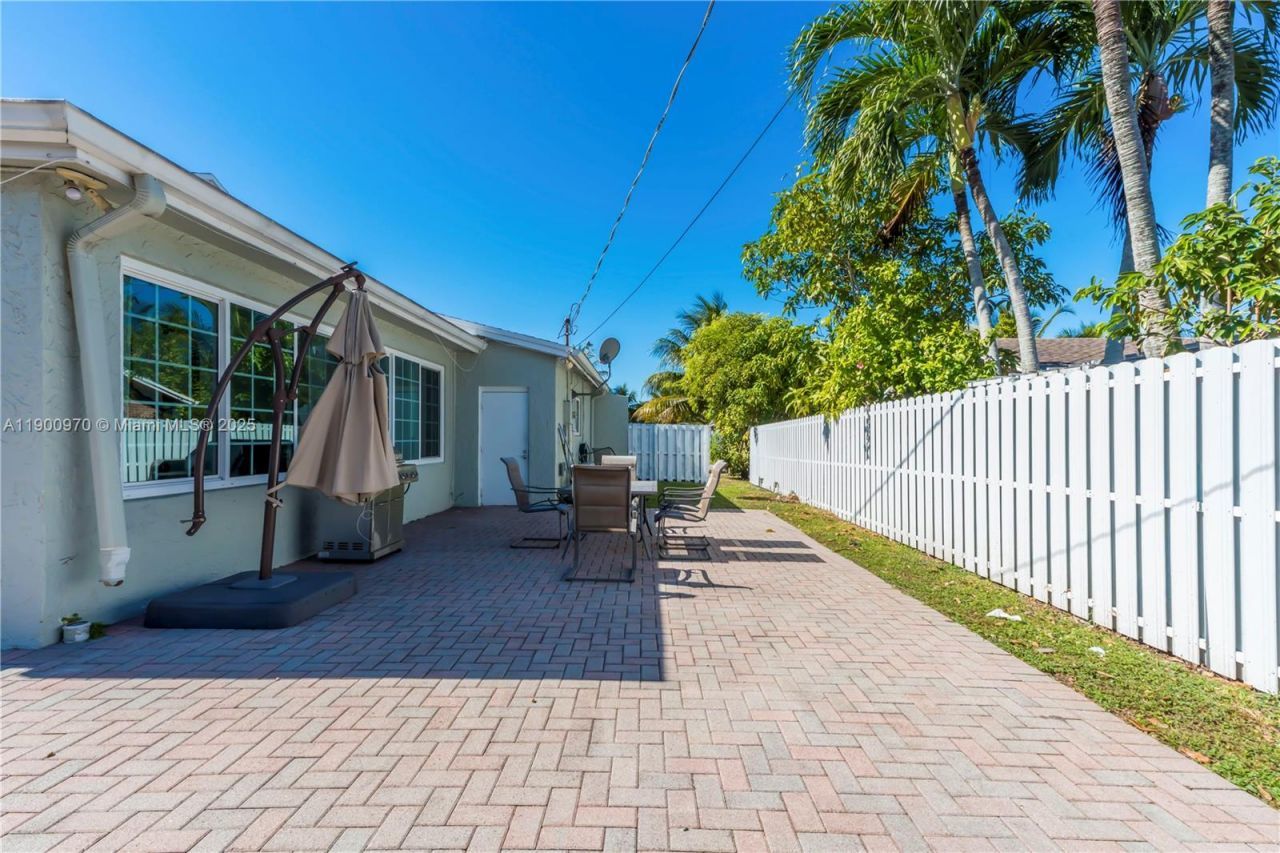 2180 NW 107th Ave, Sunrise, FL 33322 Photo