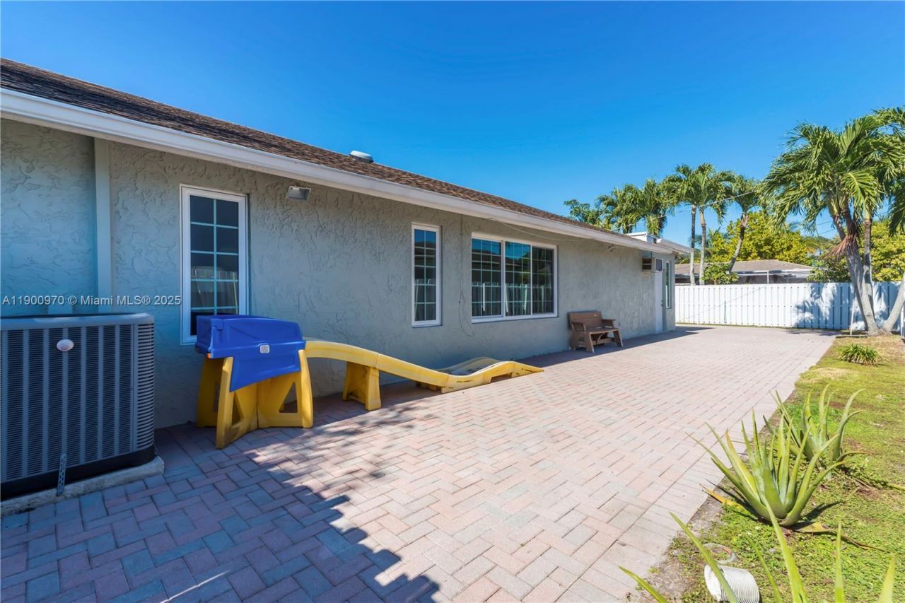 2180 NW 107th Ave, Sunrise, FL 33322 Photo