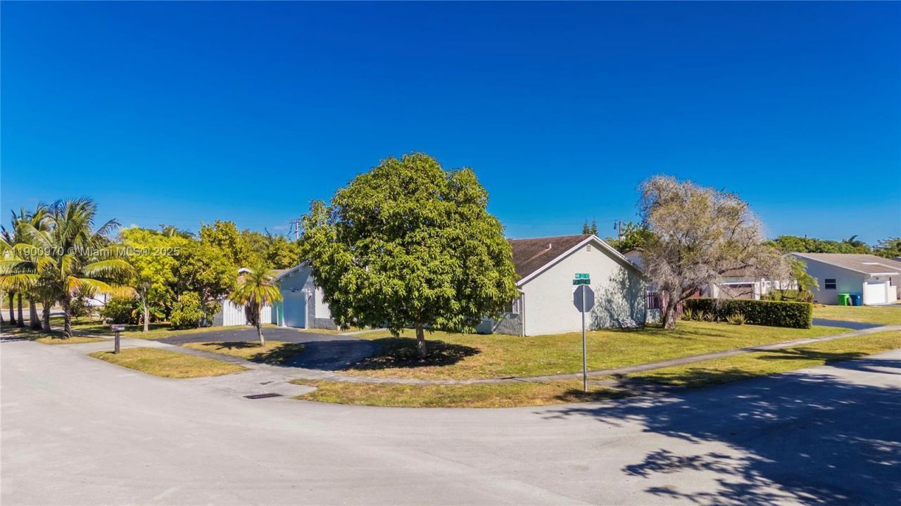 2180 NW 107th Ave, Sunrise, FL 33322 Photo