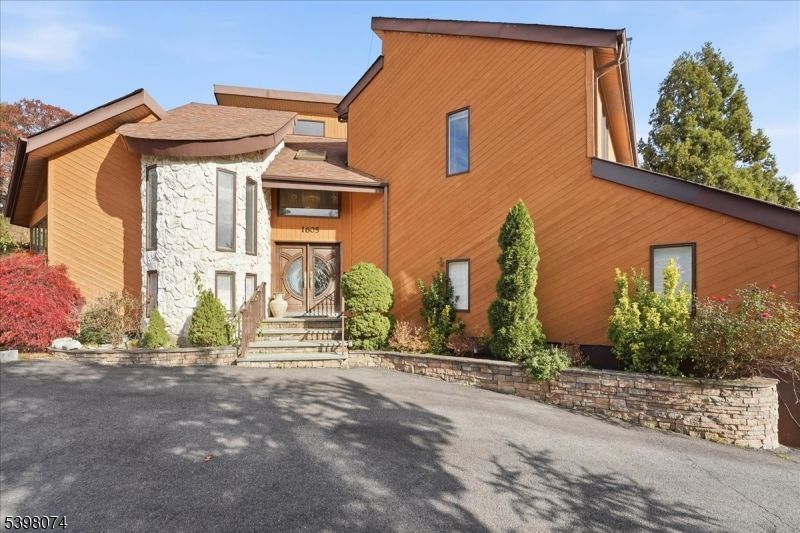 1605 Justin Pl, Mountainside, NJ 07092 Main Photo