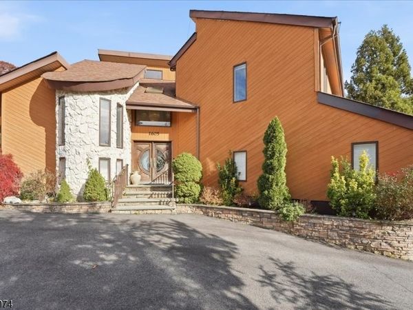 1605 Justin Pl, Mountainside, NJ 07092