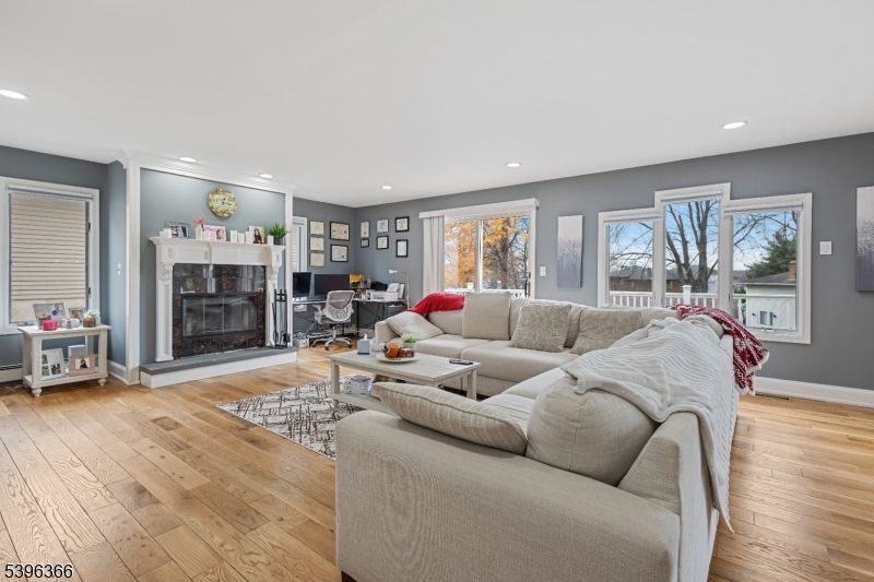 69 Colonial Rd, Wayne, NJ 07470 Main Photo