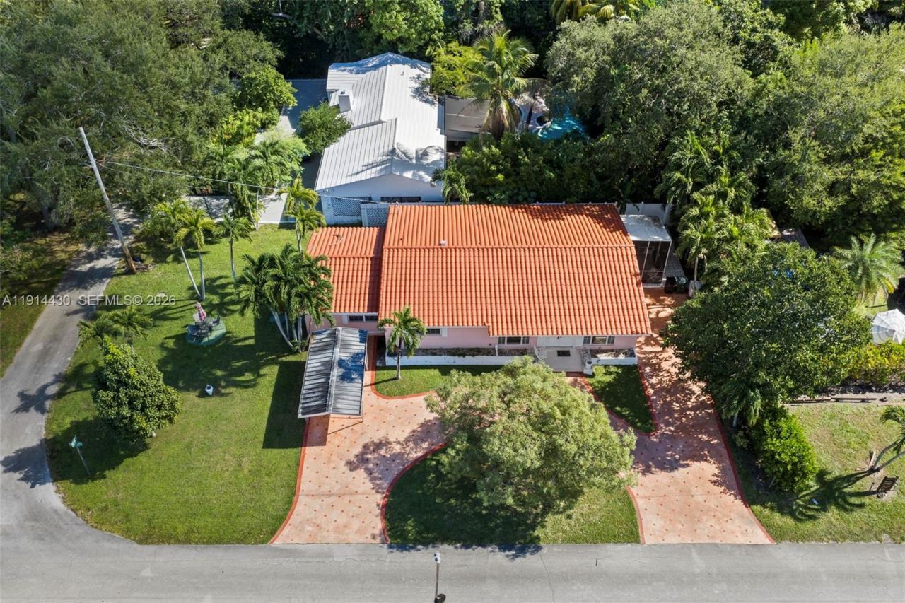 700 NE 118th St, Biscayne Park, FL 33161 Photo