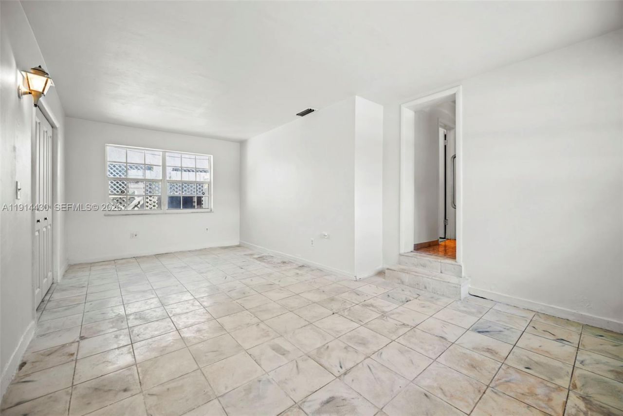 700 NE 118th St, Biscayne Park, FL 33161 Photo