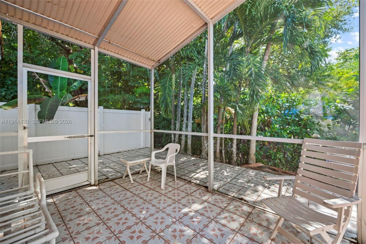 700 NE 118th St, Biscayne Park, FL 33161 Photo