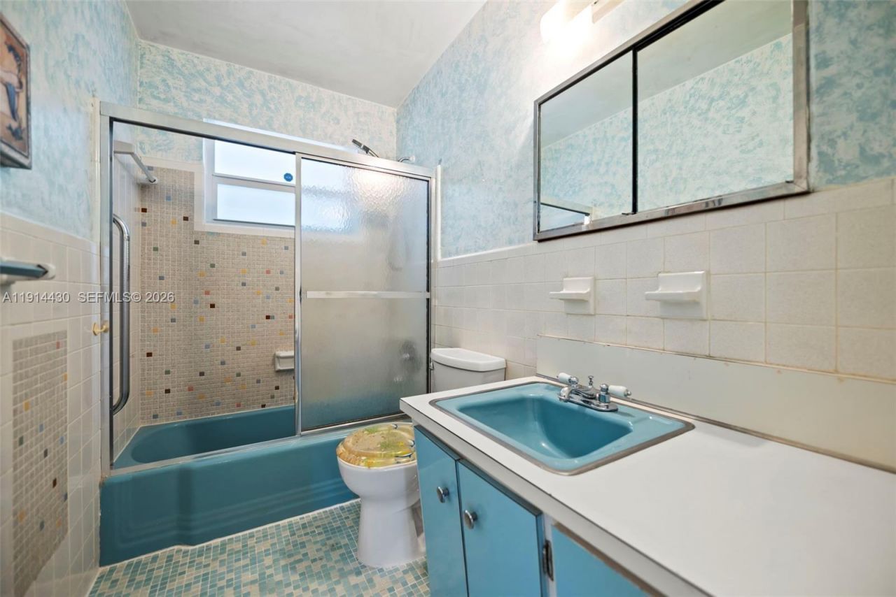 700 NE 118th St, Biscayne Park, FL 33161 Photo