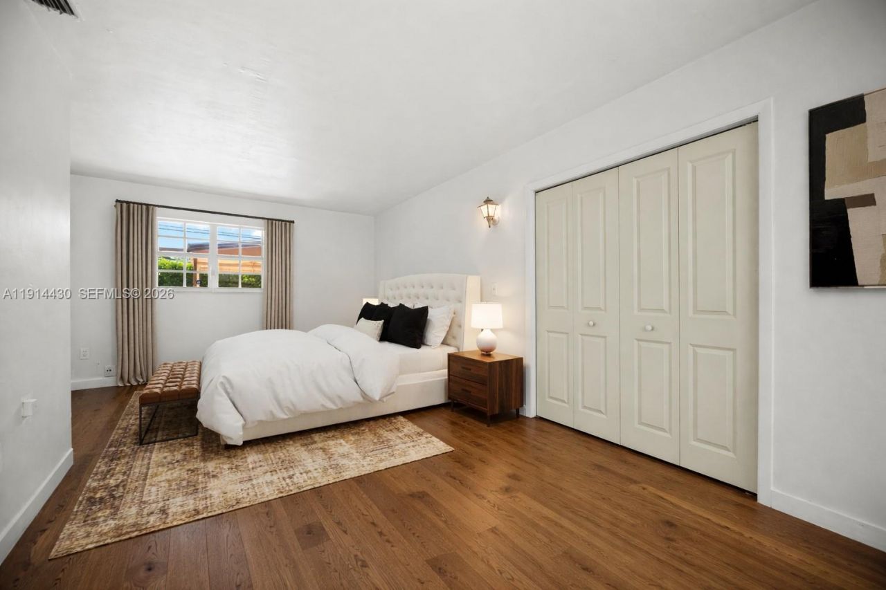 700 NE 118th St, Biscayne Park, FL 33161 Photo