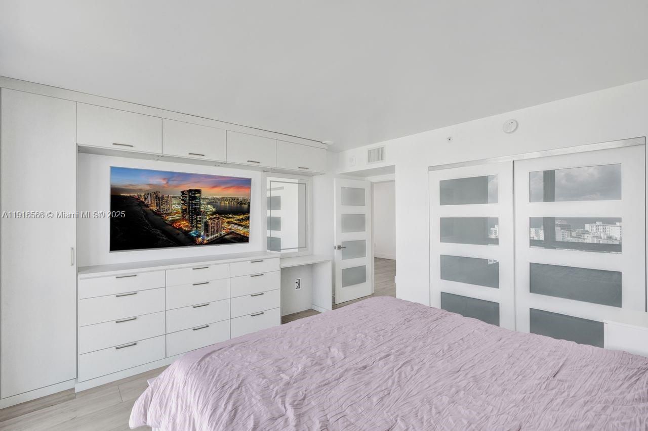 90 Alton Rd, Unit 1907, Miami Beach, FL 33139 Photo