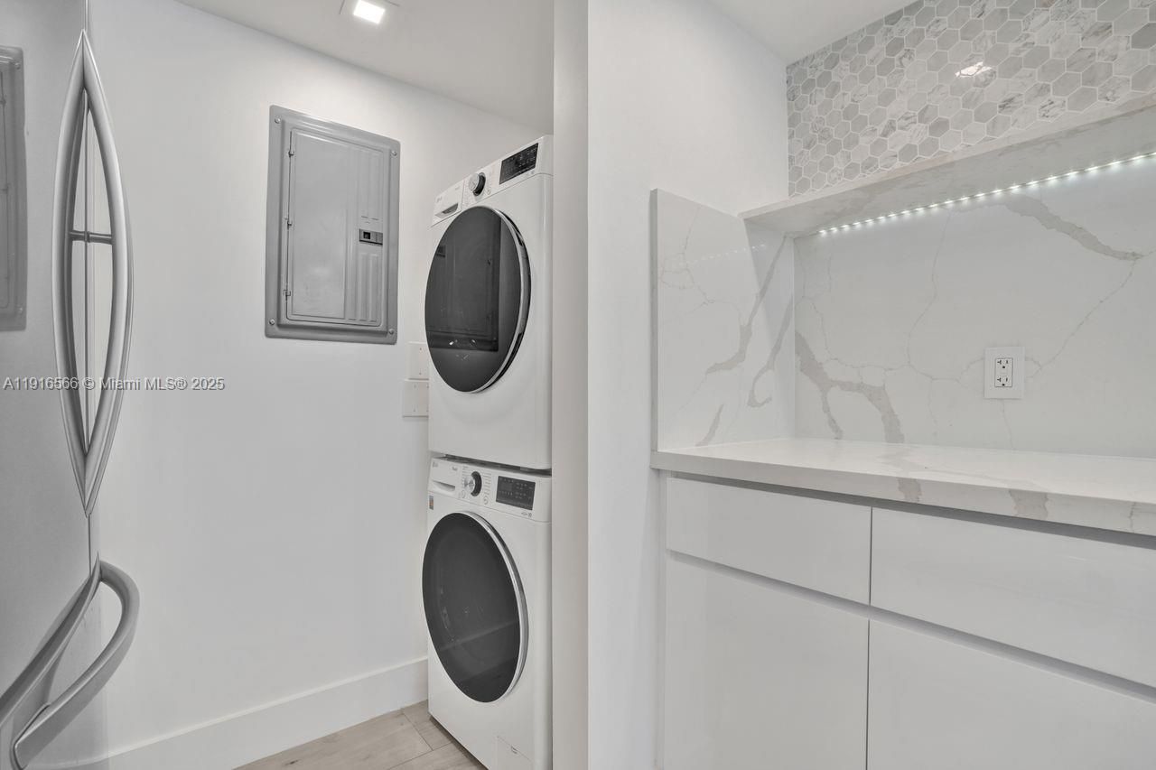 90 Alton Rd, Unit 1907, Miami Beach, FL 33139 Photo