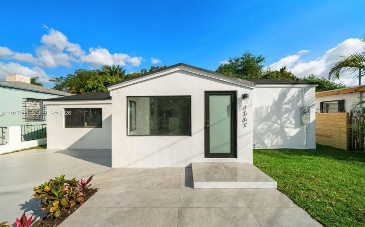 1367 NW 41st St, Miami, FL 33142 Photo