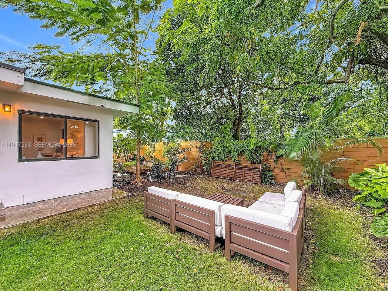 1367 NW 41st St, Miami, FL 33142 Photo