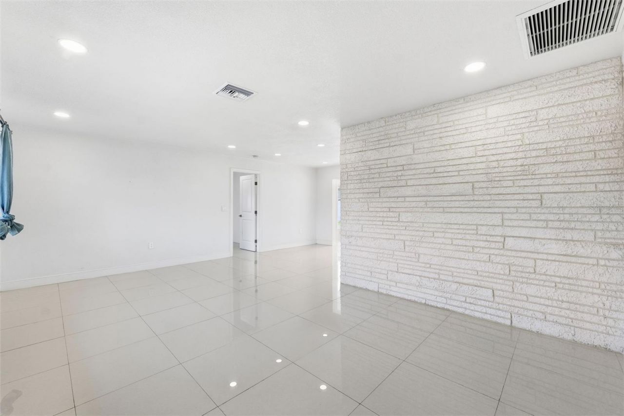 6488 30th Avenue N, Saint Petersburg, FL 33710 Photo