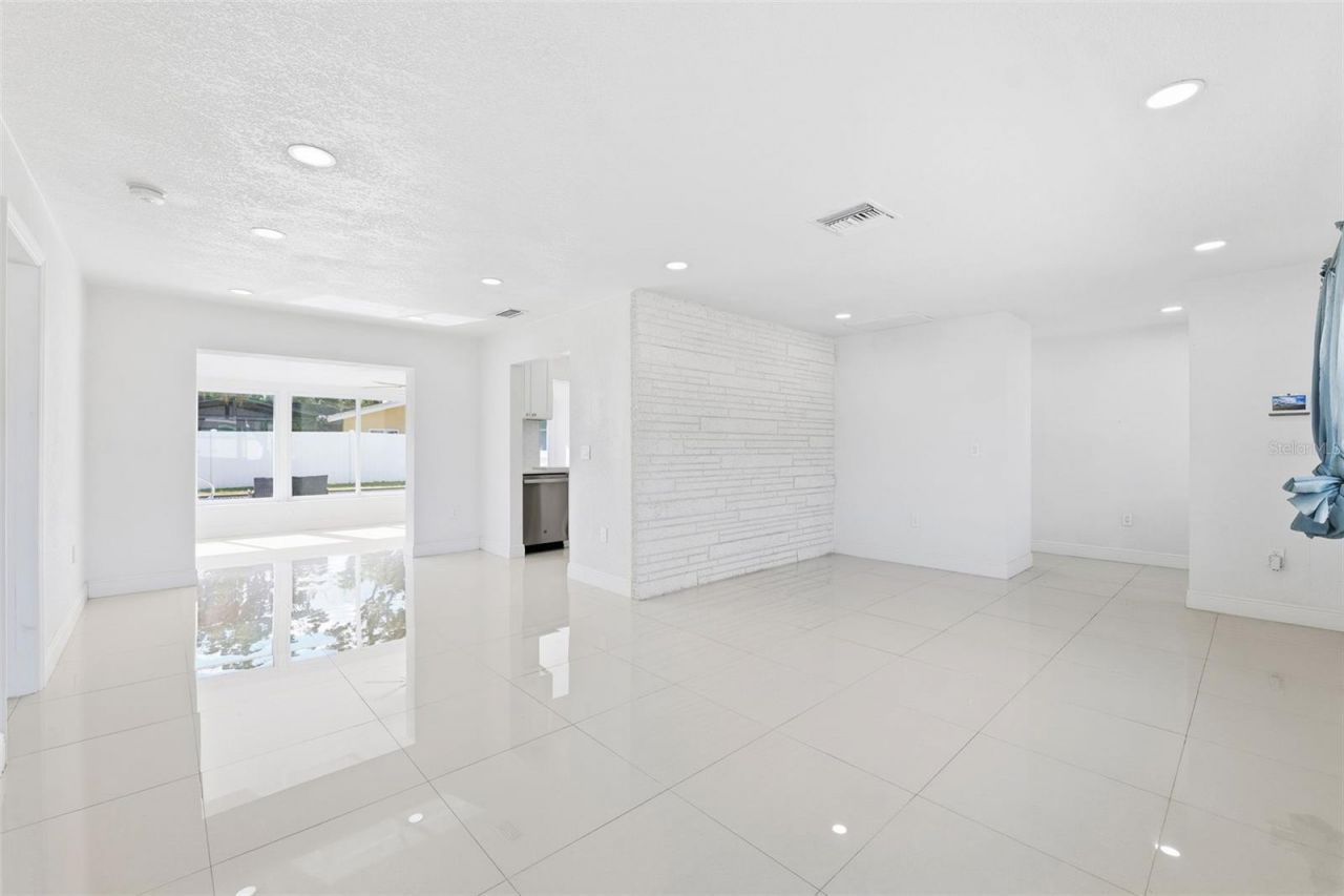 6488 30th Avenue N, Saint Petersburg, FL 33710 Photo