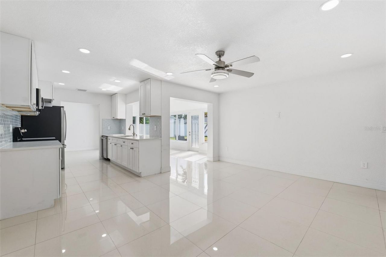 6488 30th Avenue N, Saint Petersburg, FL 33710 Photo