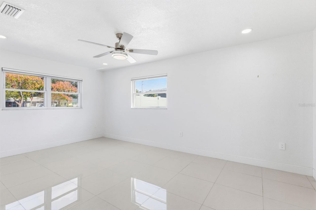 6488 30th Avenue N, Saint Petersburg, FL 33710 Photo