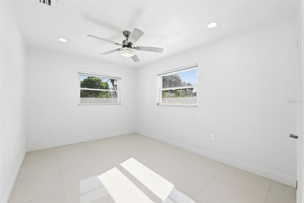 6488 30th Avenue N, Saint Petersburg, FL 33710 Photo