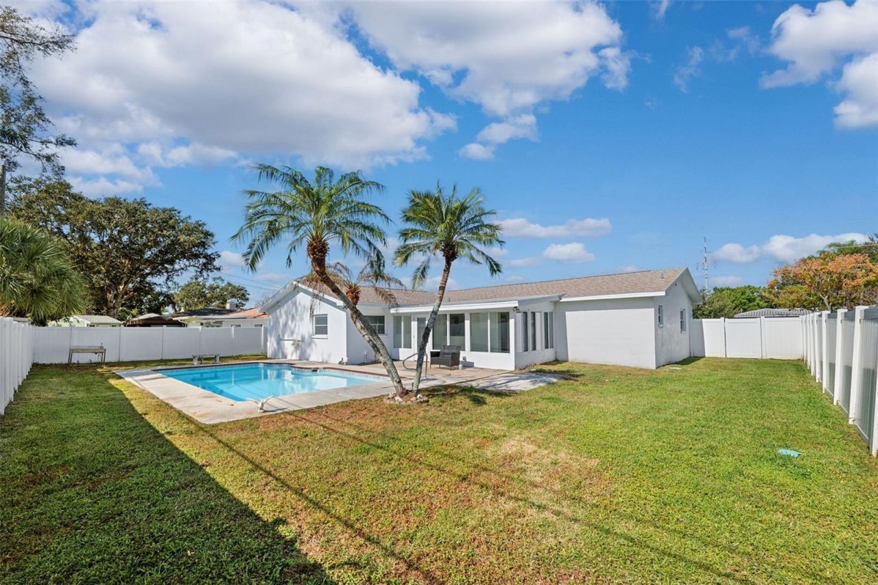 6488 30th Avenue N, Saint Petersburg, FL 33710 Photo