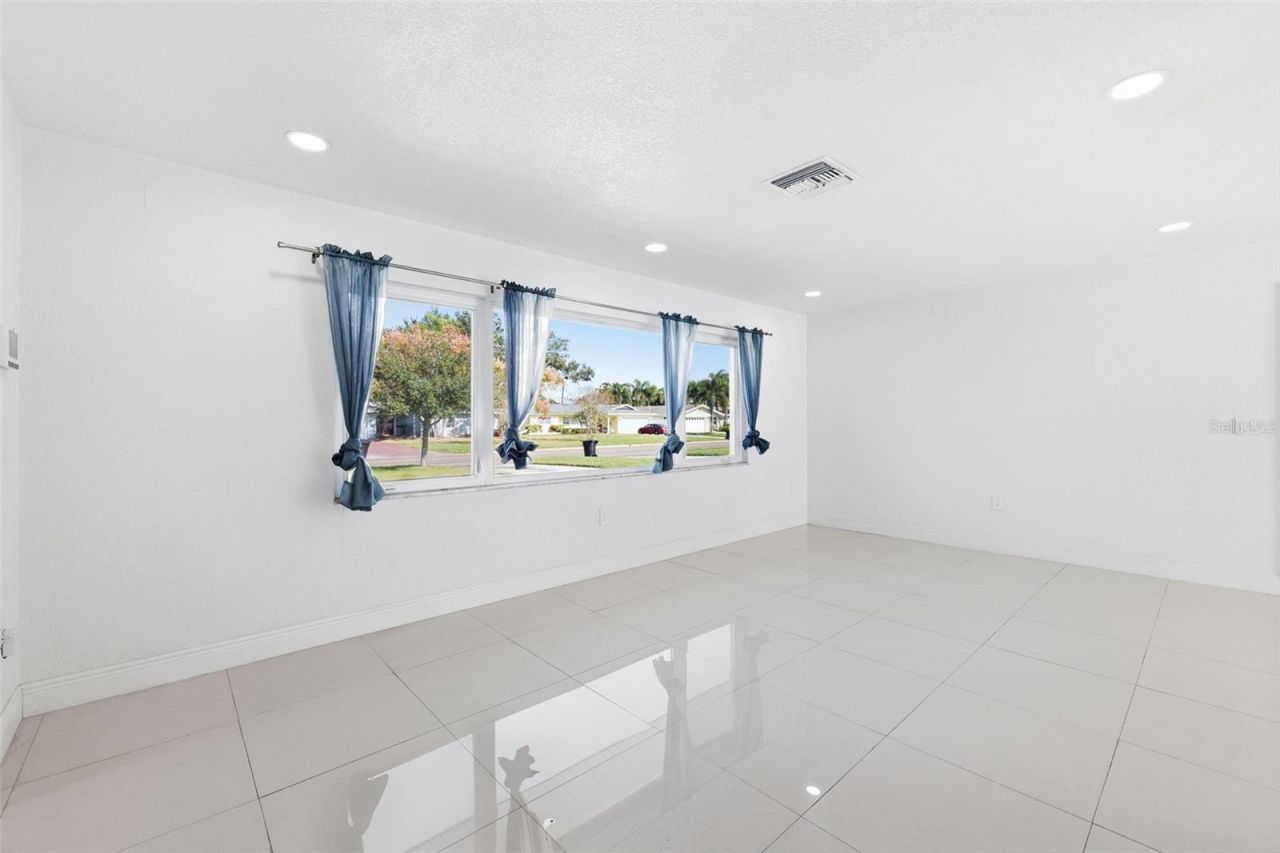 6488 30th Avenue N, Saint Petersburg, FL 33710 Photo