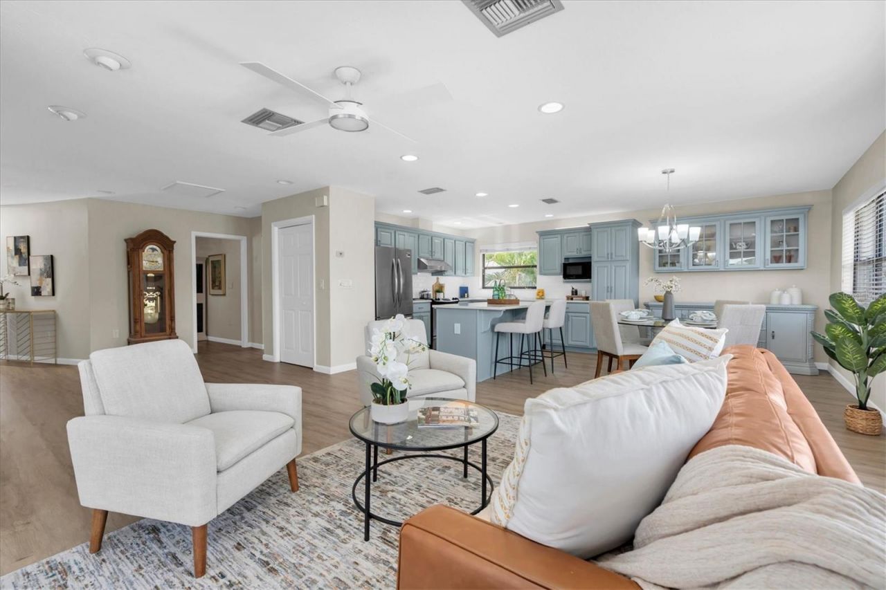 212 Westwinds Drive, Palm Harbor, FL 34683 Photo