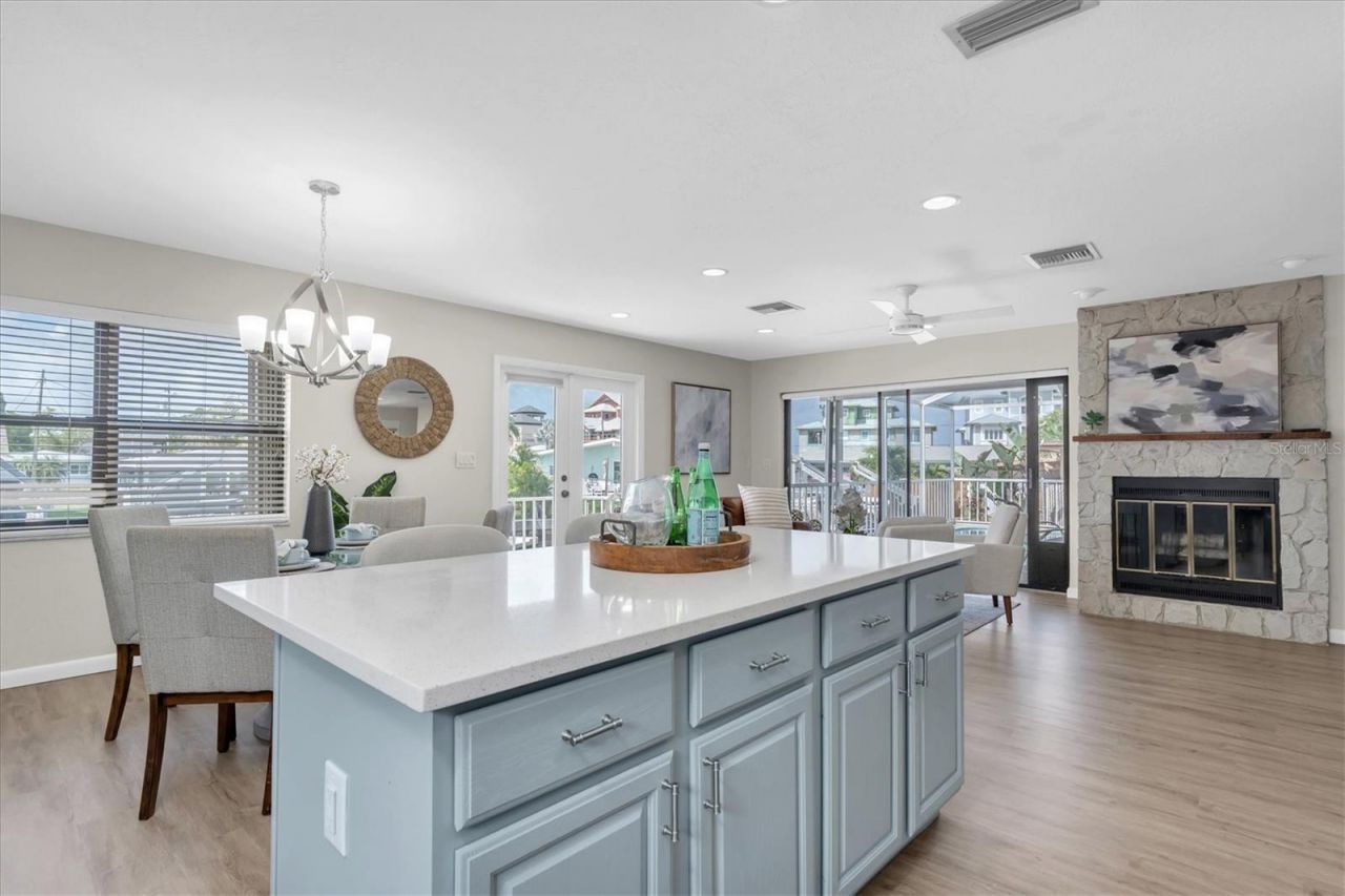 212 Westwinds Drive, Palm Harbor, FL 34683 Photo