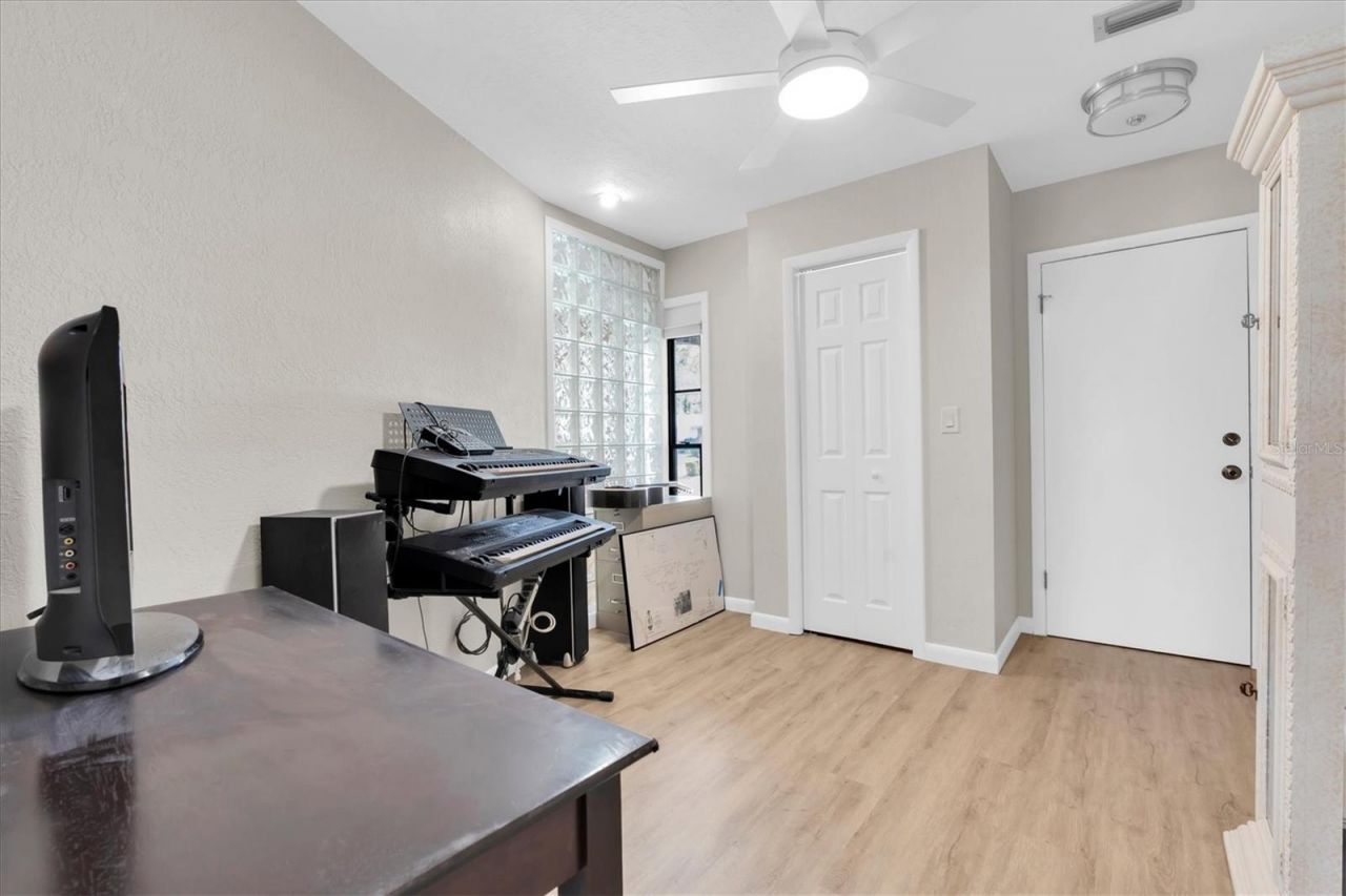 212 Westwinds Drive, Palm Harbor, FL 34683 Photo