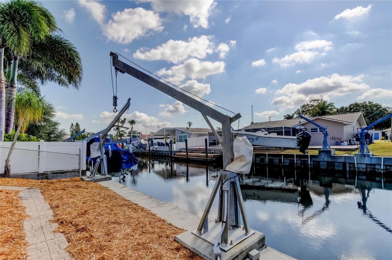 212 Westwinds Drive, Palm Harbor, FL 34683 Photo