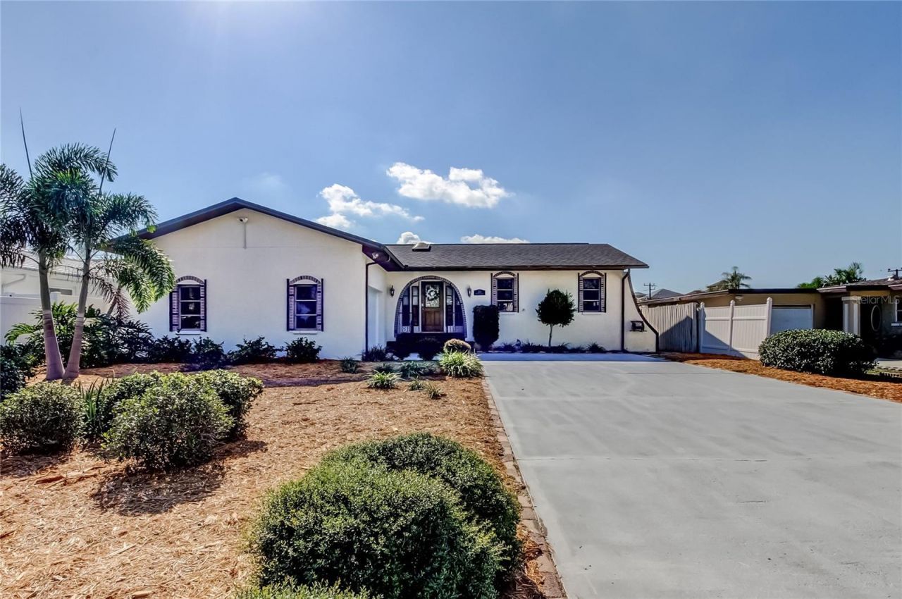 212 Westwinds Drive, Palm Harbor, FL 34683 Photo