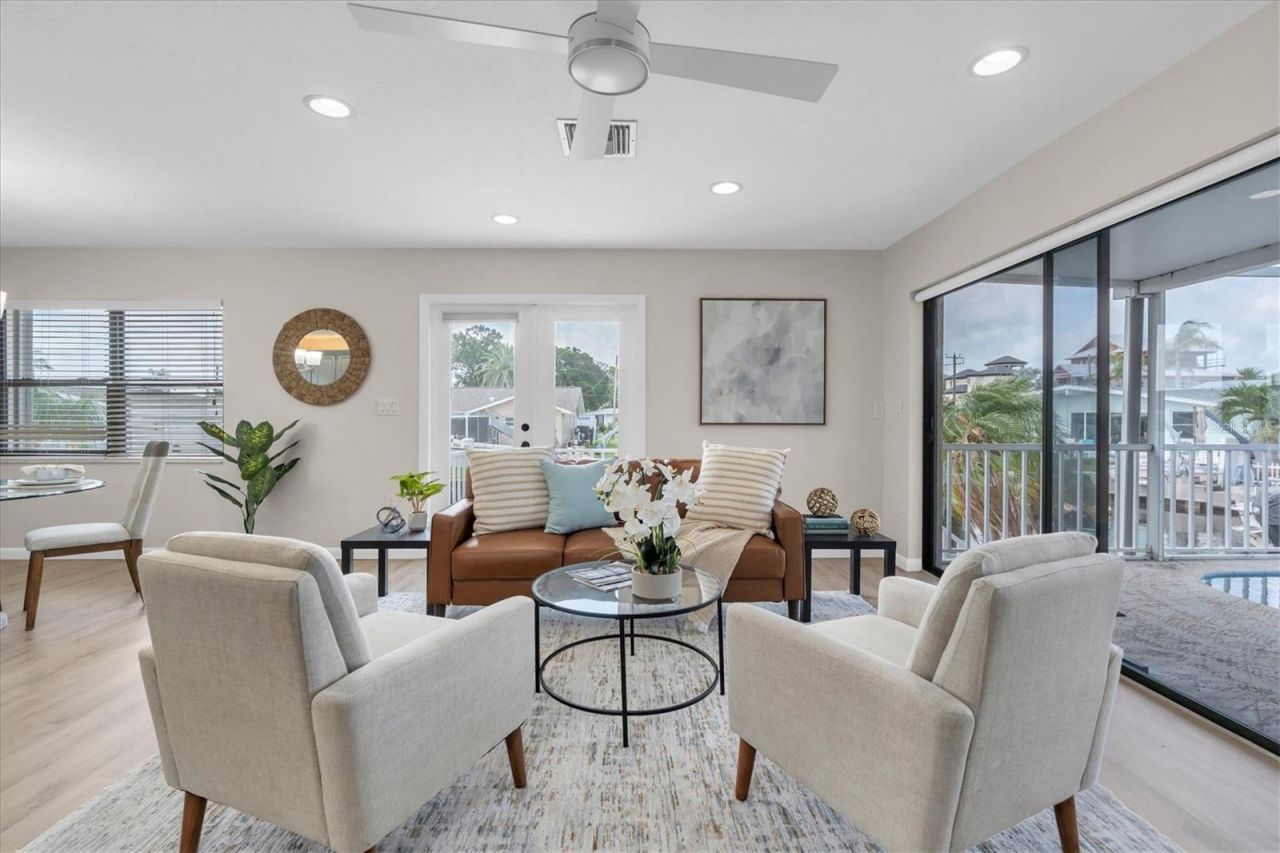212 Westwinds Drive, Palm Harbor, FL 34683 Photo