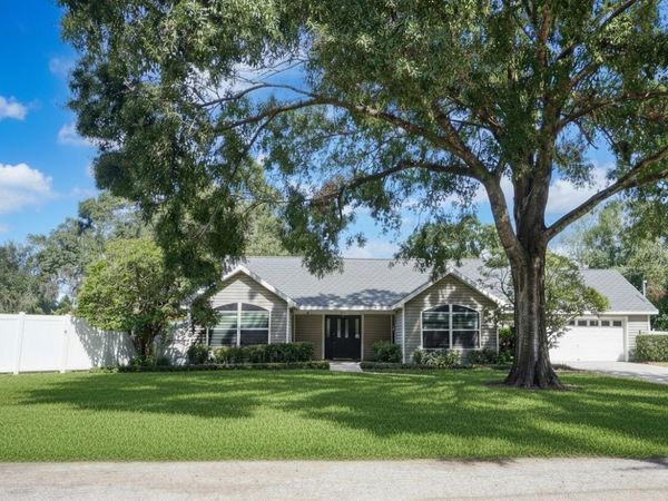 2201 HOWARD LANE, TAMPA, FL 33612