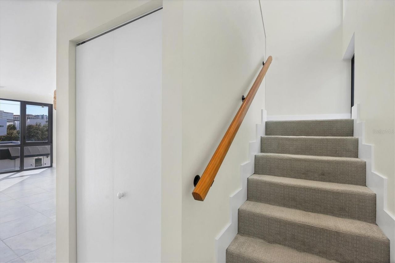 1558 4th Street, Unit 216, Sarasota, FL 34236 Photo