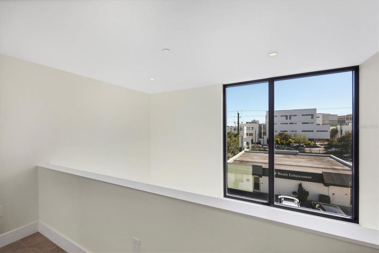 1558 4th Street, Unit 216, Sarasota, FL 34236 Photo