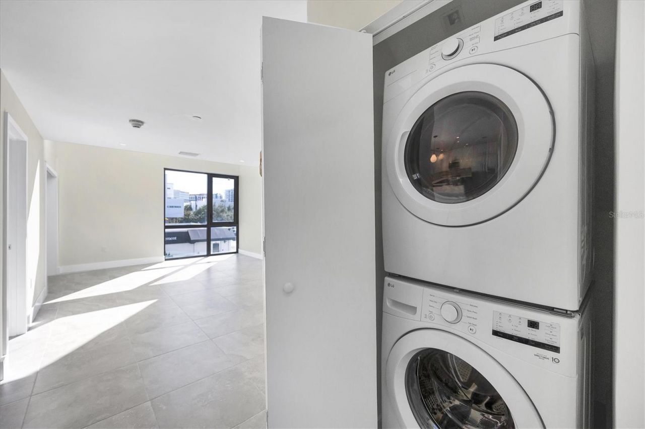 1558 4th Street, Unit 216, Sarasota, FL 34236 Photo