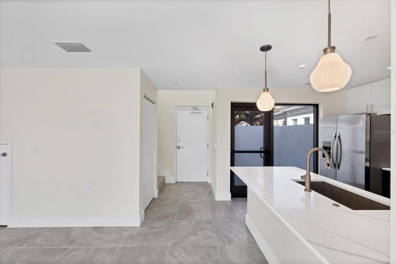 1558 4th Street, Unit 216, Sarasota, FL 34236 Photo