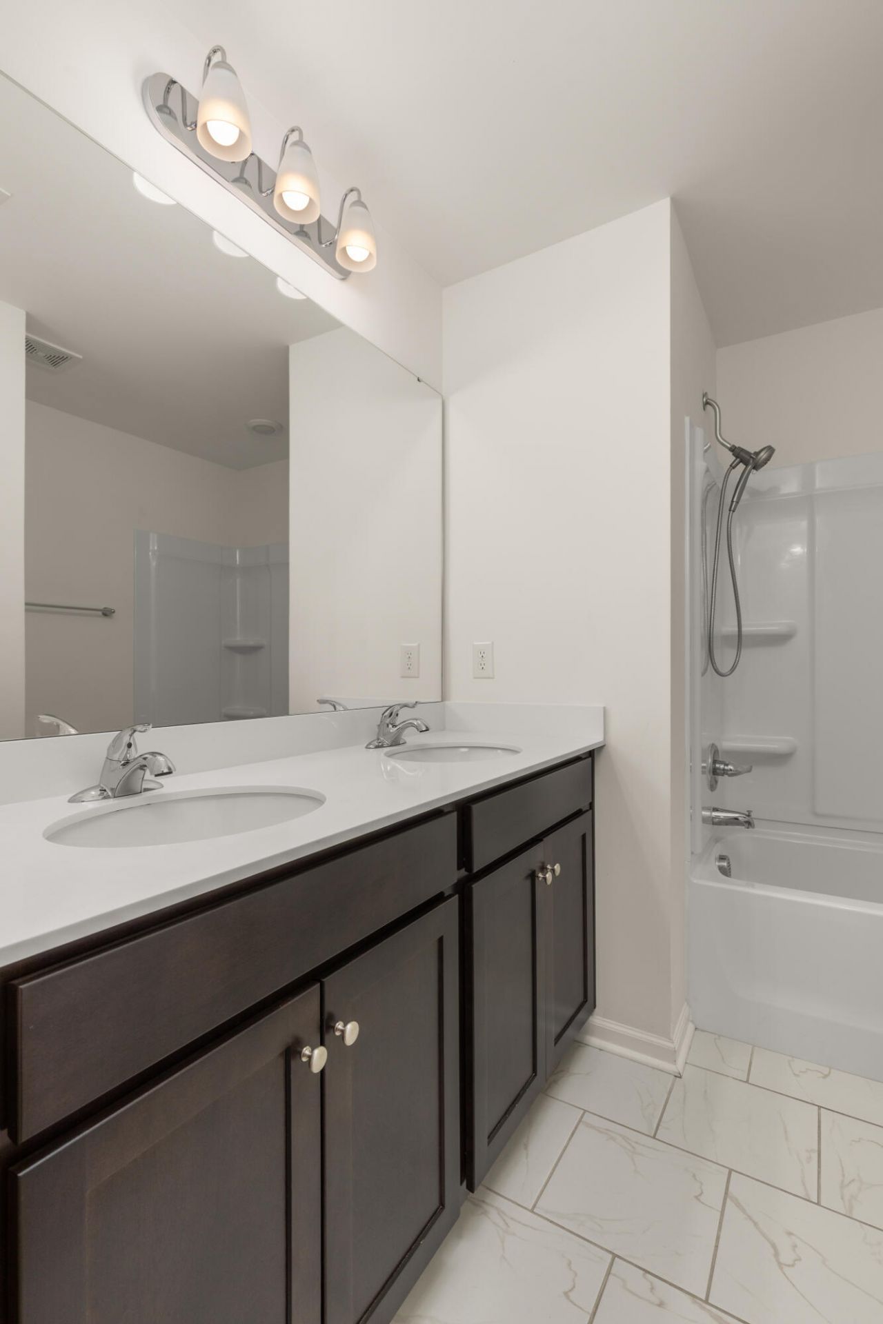 432 Trotters Lane Photo 15