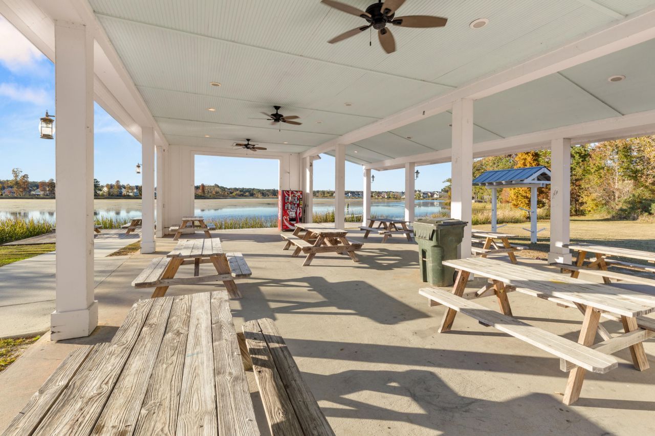 432 Trotters Lane Photo 19