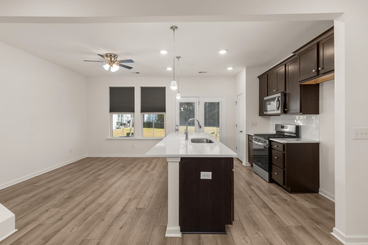 432 Trotters Lane Photo 7