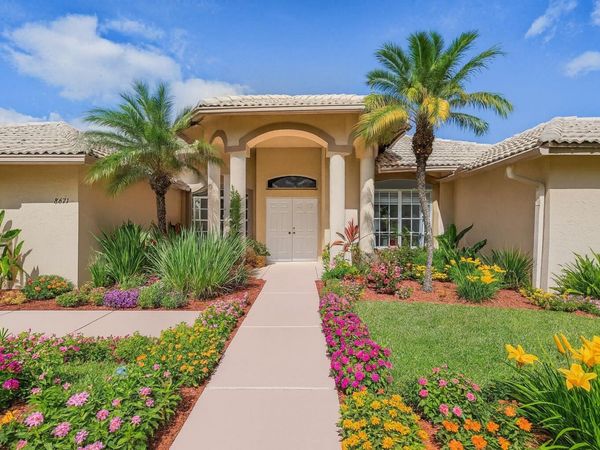 8671 155th Place N, Palm Beach Gardens, FL 33418